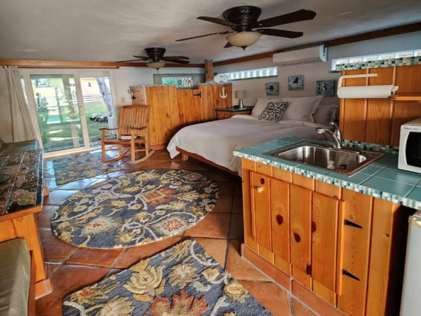 Luxurious Island Retreat with Breathtaking Views in Hope Town
